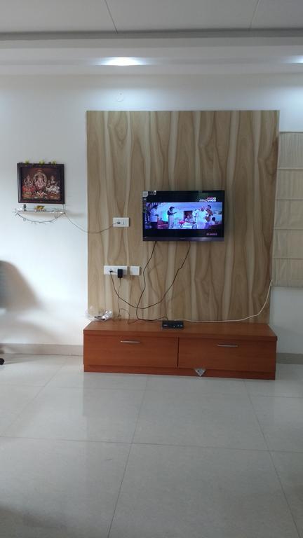 Hitech Shilparamam Guest House Hyderabad Exteriör bild