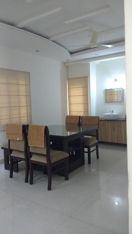 Hitech Shilparamam Guest House Hyderabad Exteriör bild