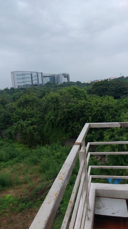 Hitech Shilparamam Guest House Hyderabad Exteriör bild