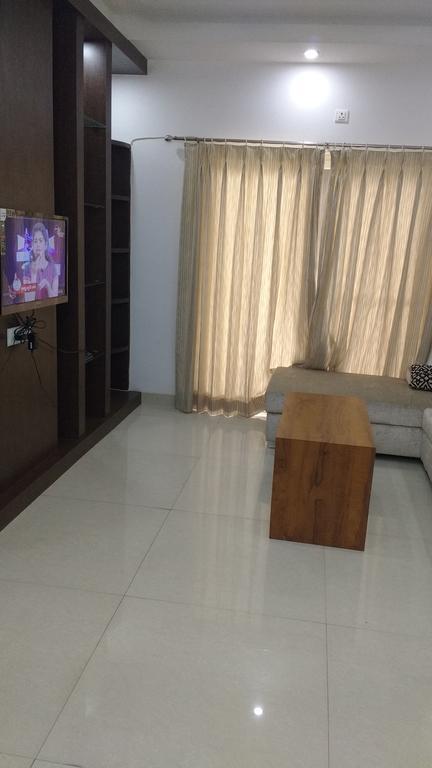Hitech Shilparamam Guest House Hyderabad Exteriör bild